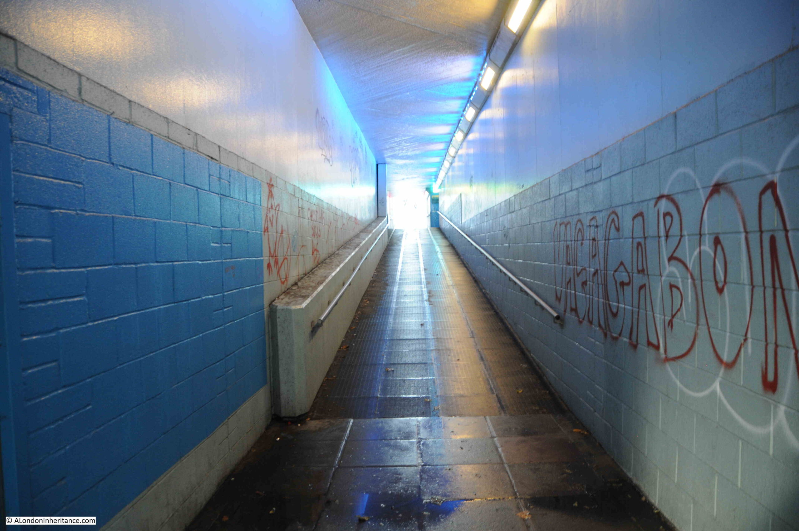 Access tunnel from IMAX to Waterloo Bridge