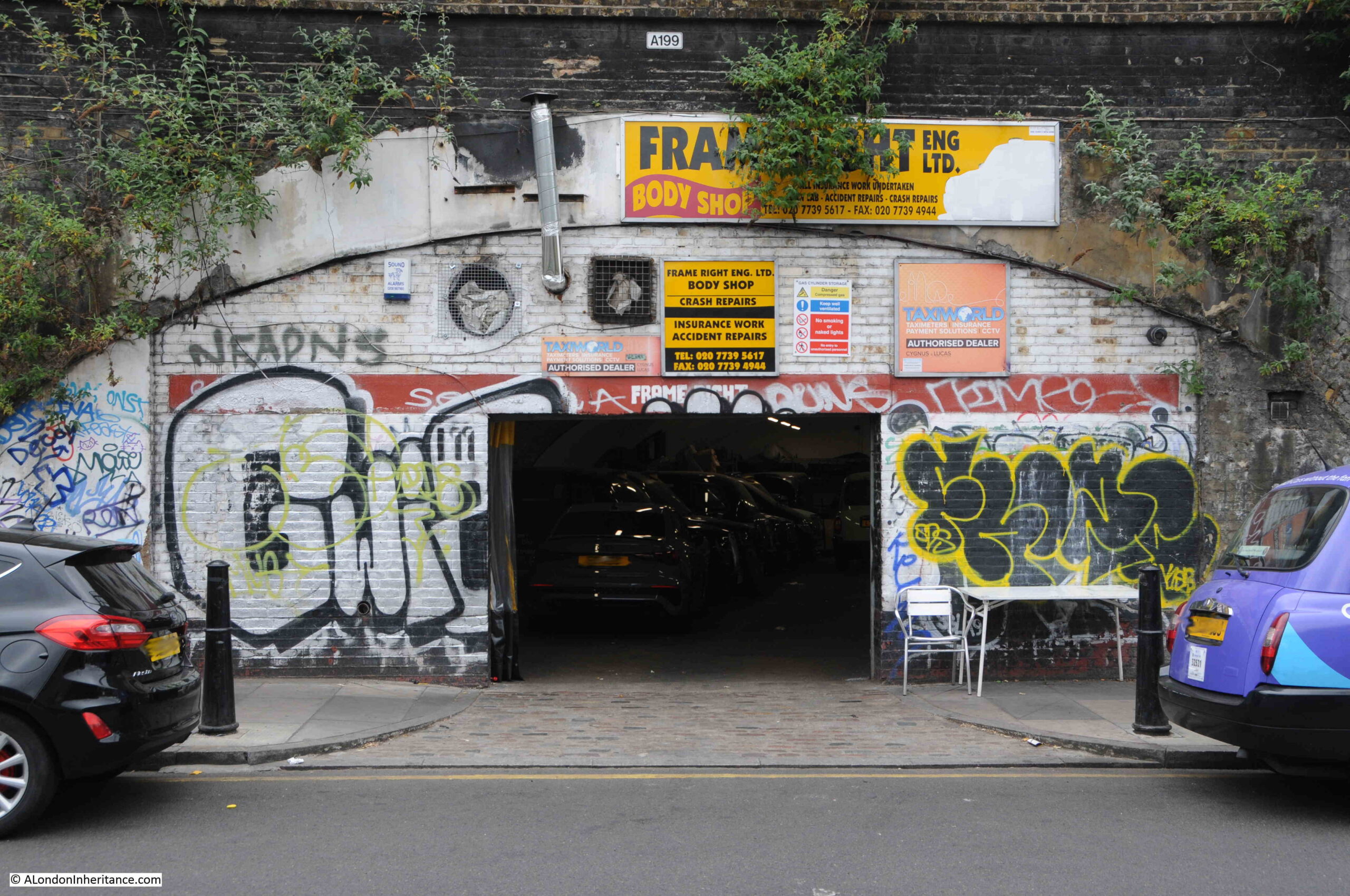 Garage in the railway viaduct