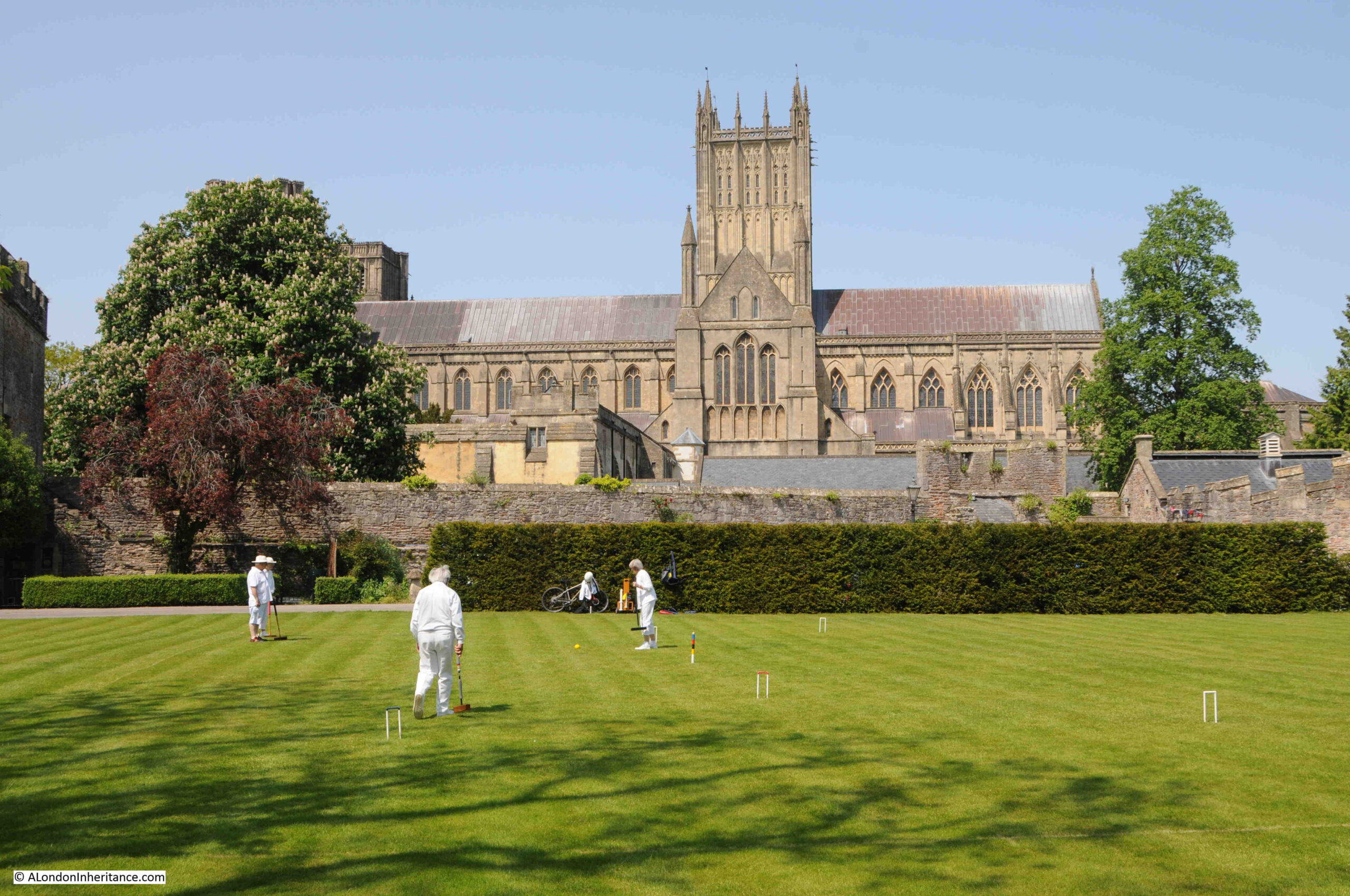 Croquet on the lawn 