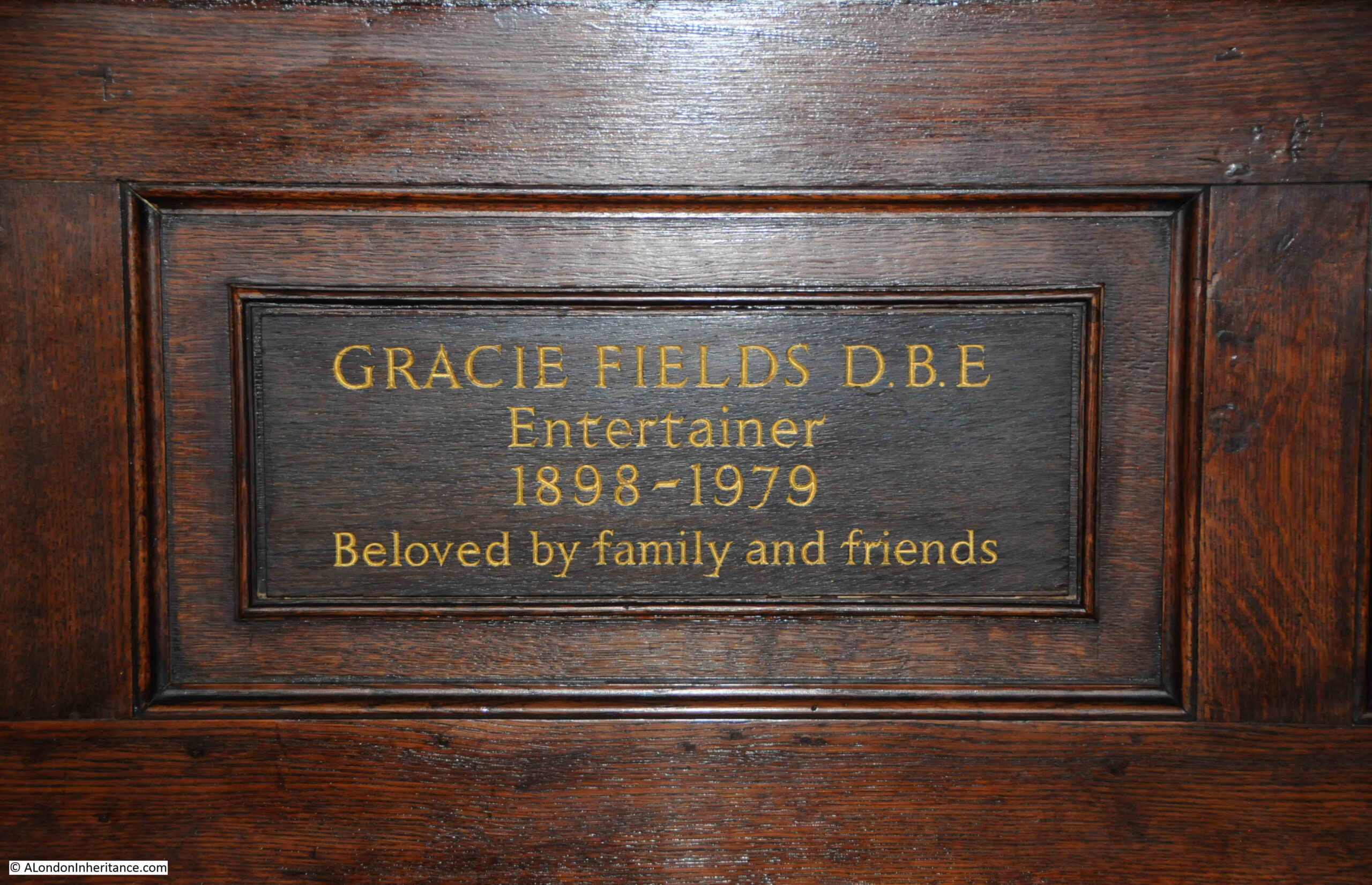 Gracie Fields memorial