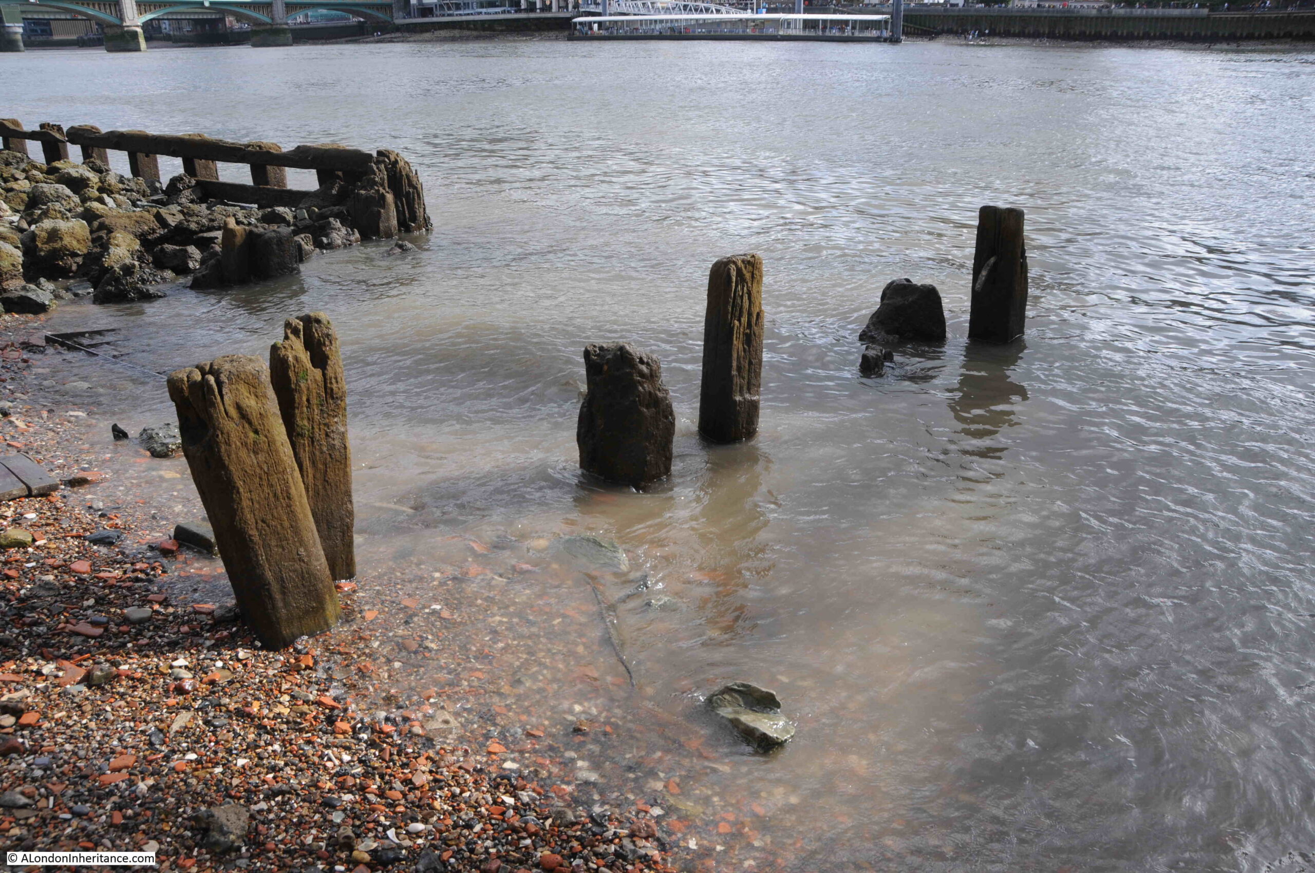 Wooden structures in the Thames